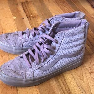 Like new purple snake skin Van high tops sz 9
